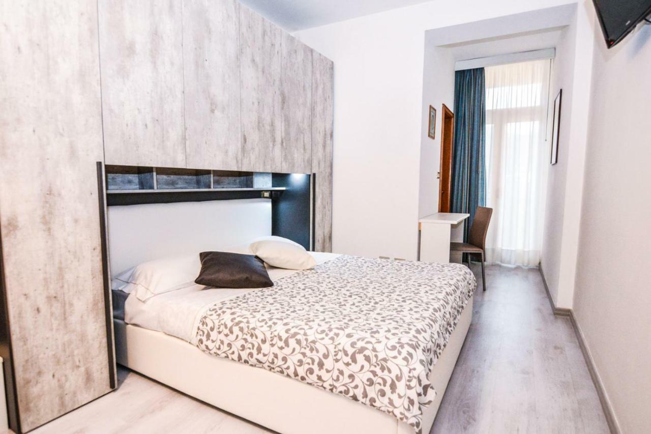 Hotel Gardesana Riva del Garda